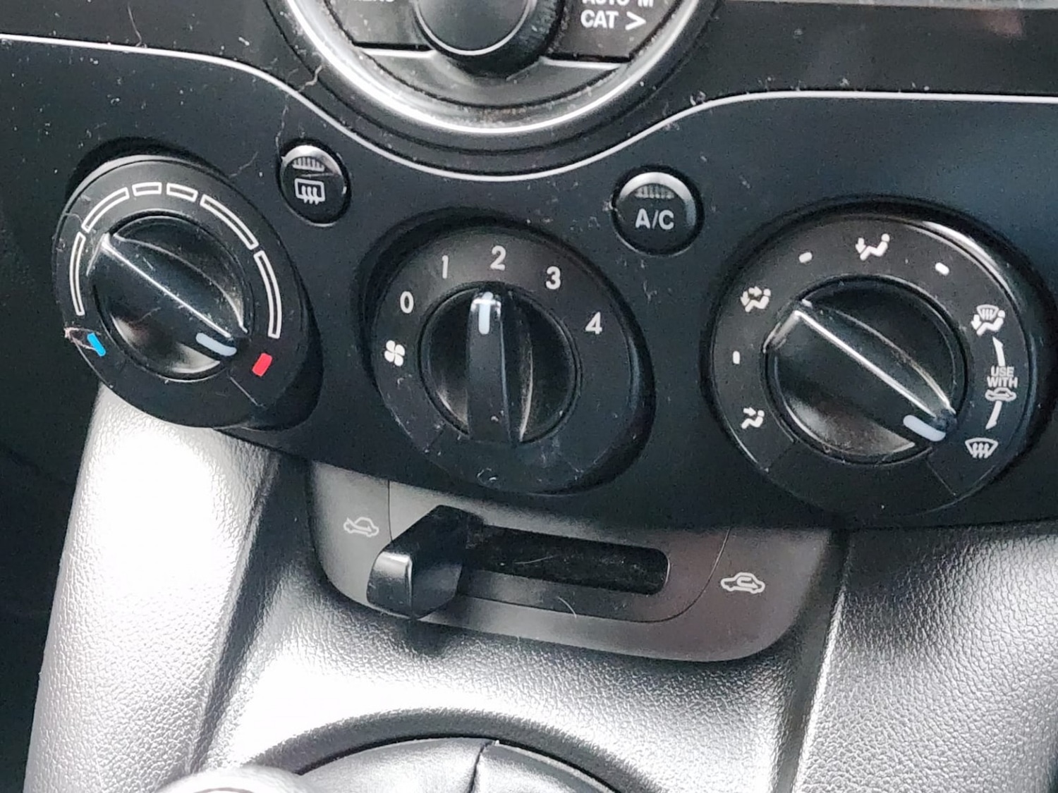 Used Mazda Mazda2 2015 for sale - 76631591: Photo 12