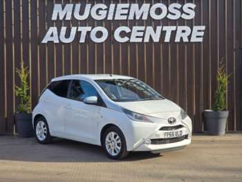 2016 - 1.0 VVT-i x-pure 5-Door