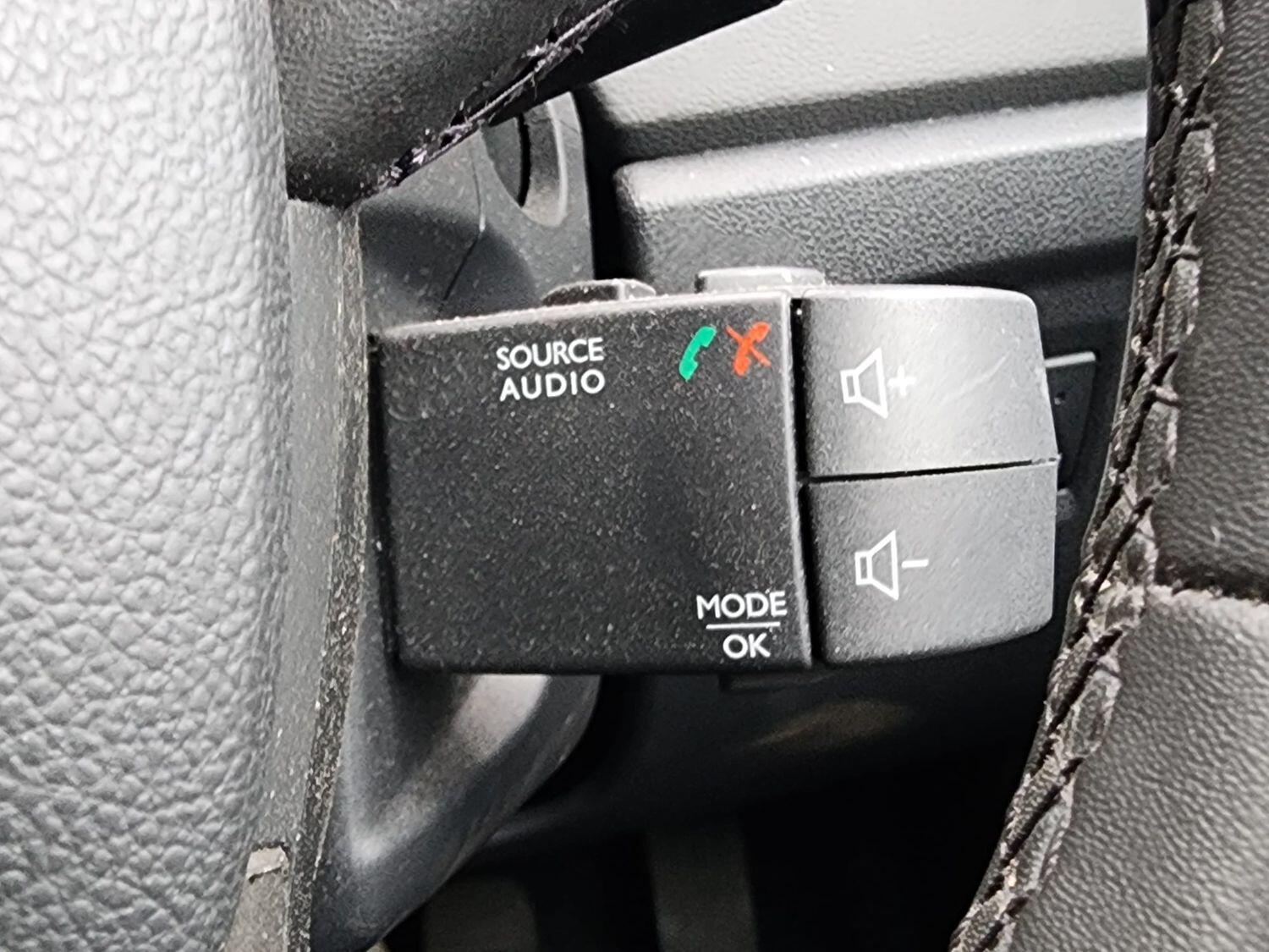 Used Renault Captur 2018 for sale - 76120366: Photo 18