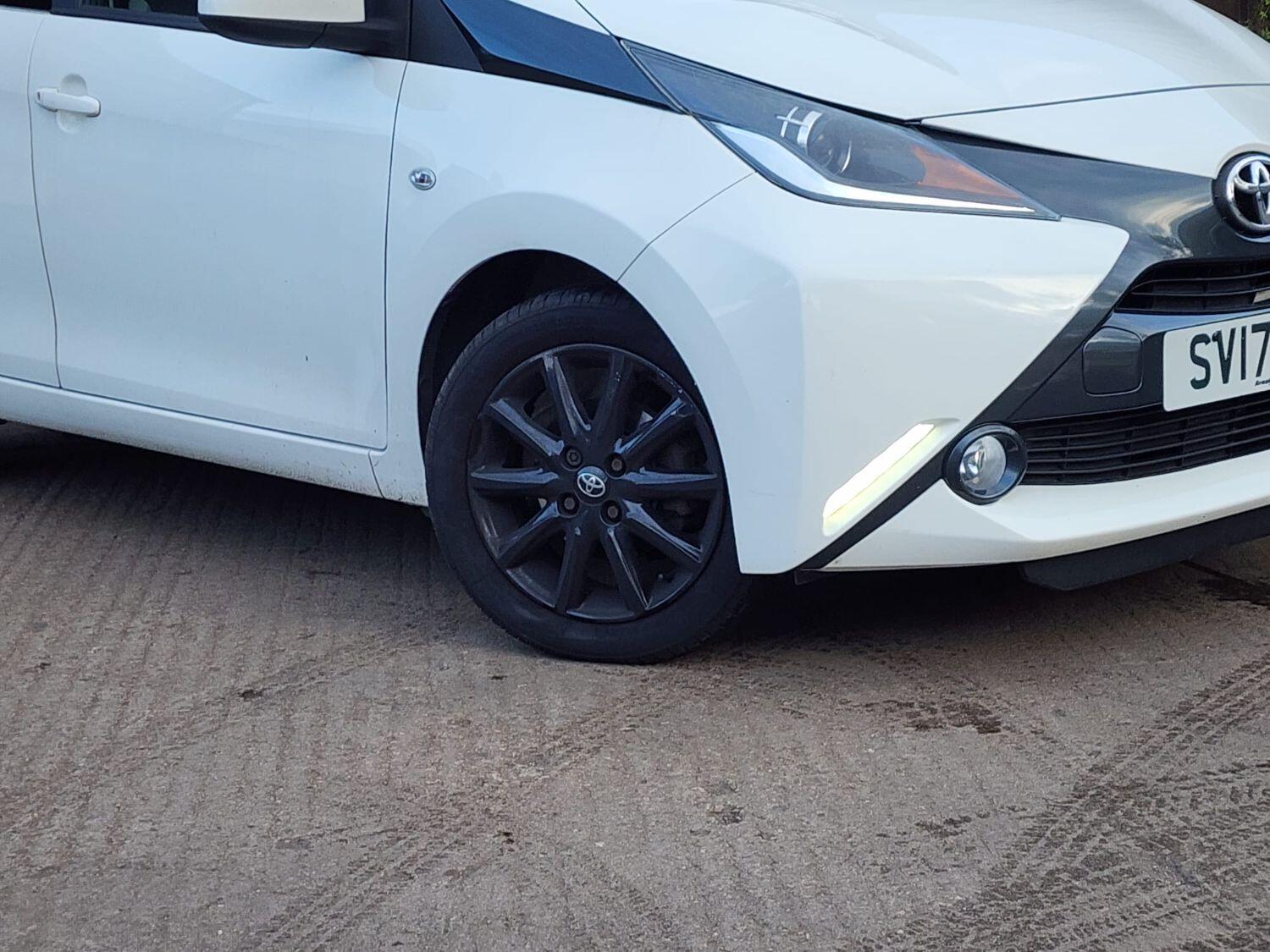 Used Toyota AYGO 2017 for sale - 76211892: Photo 2