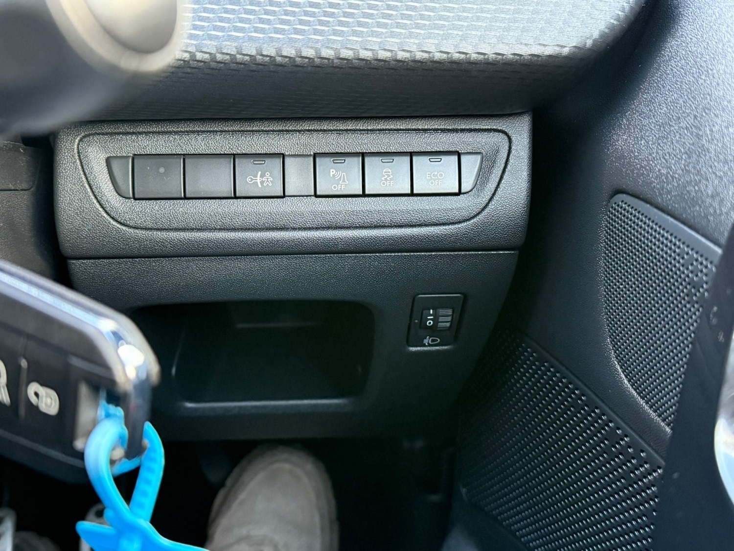 Used Peugeot 208 2016 for sale - 76863885: Photo 16