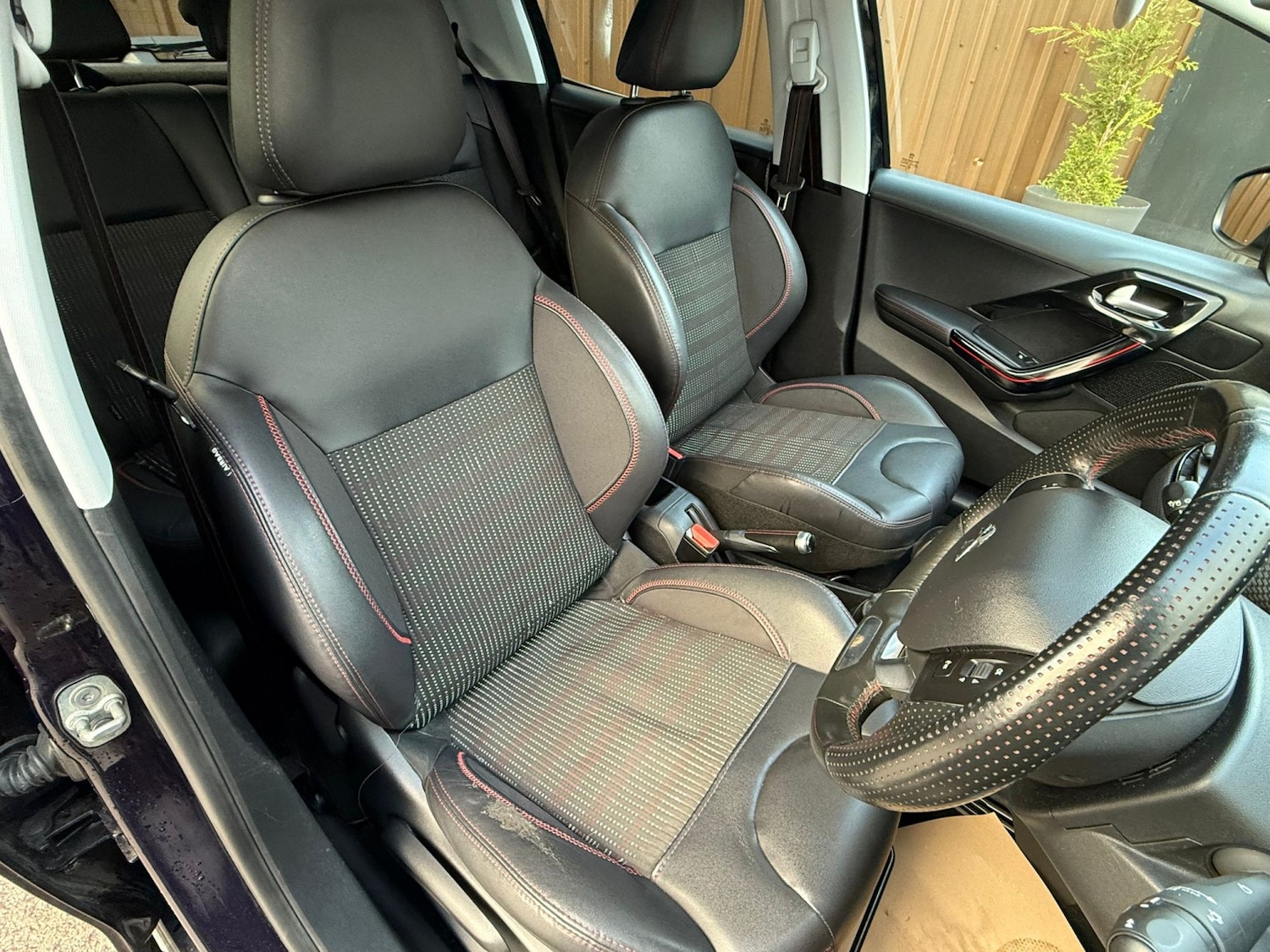 Used Peugeot 208 2016 for sale - 76863885: Photo 17