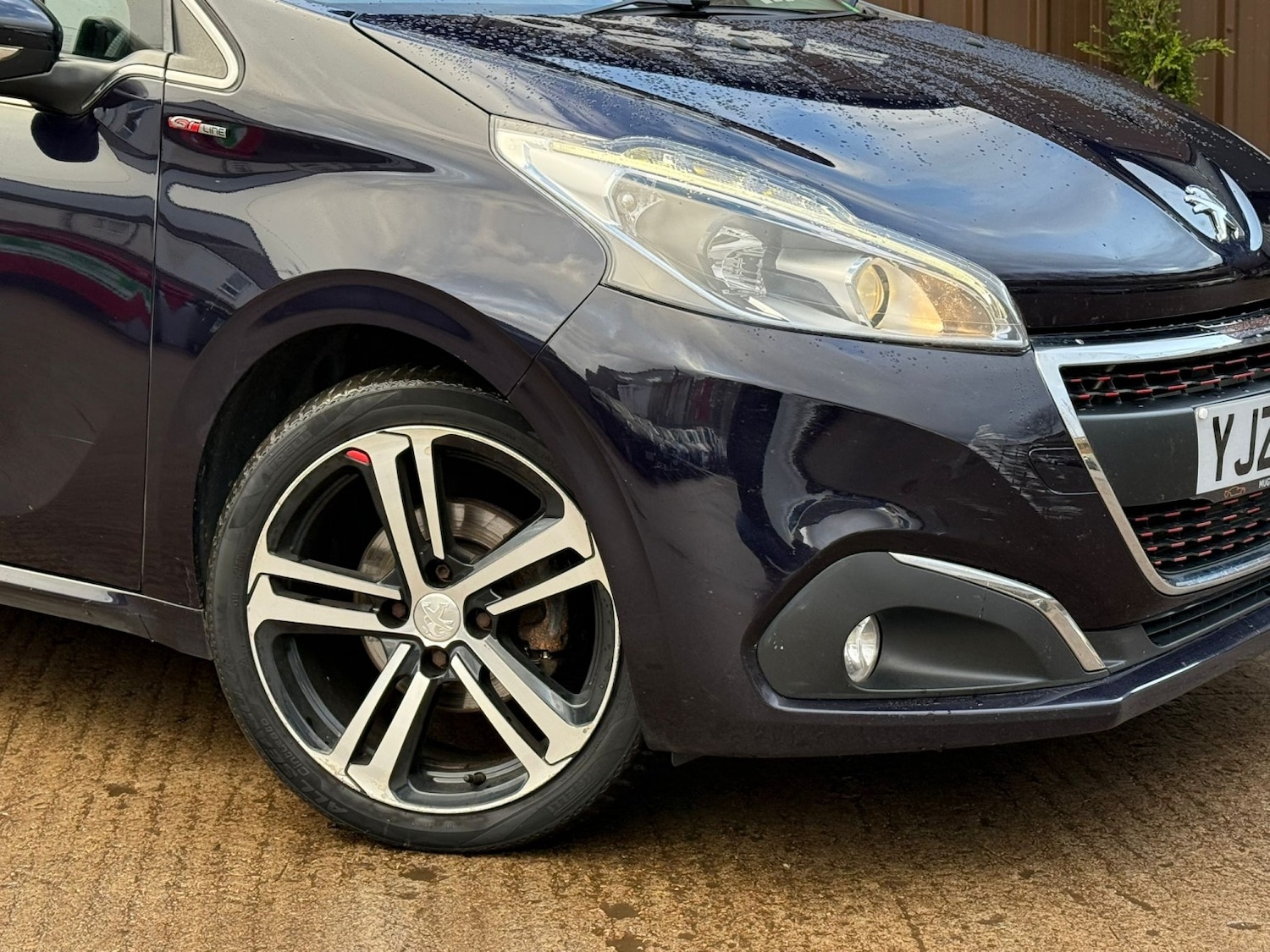 Used Peugeot 208 2016 for sale - 76863885: Photo 2