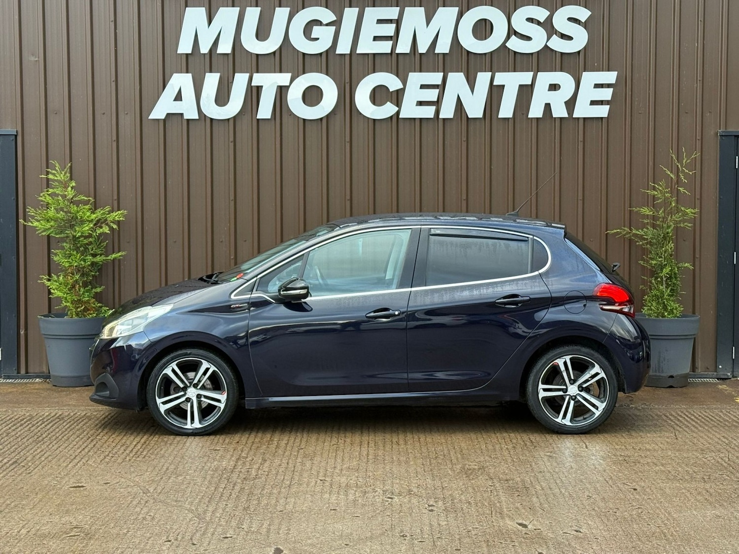 Used Peugeot 208 2016 for sale - 76863885: Photo 4