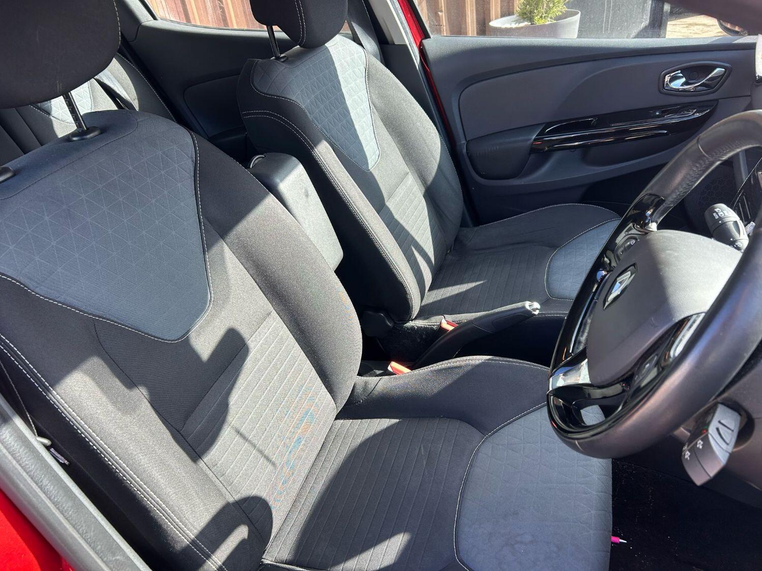 Used Renault Clio 2014 for sale - 76794377: Photo 6