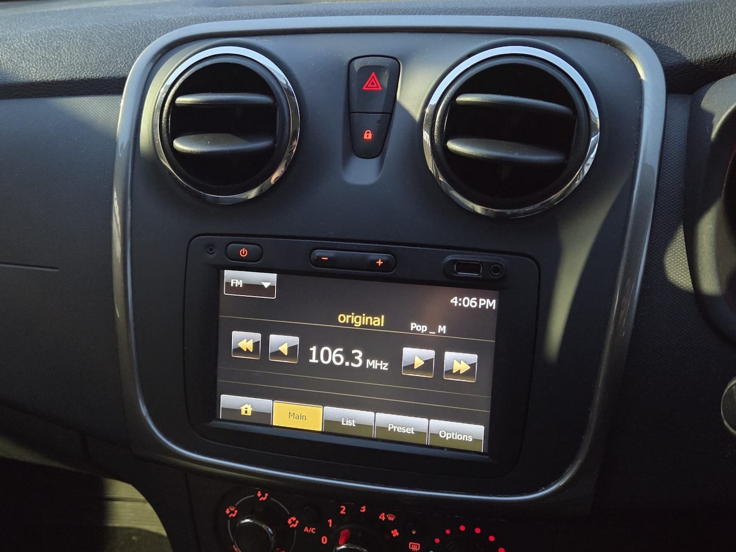 Used Dacia Sandero Stepway 2015 for sale - 77277281: Photo 10