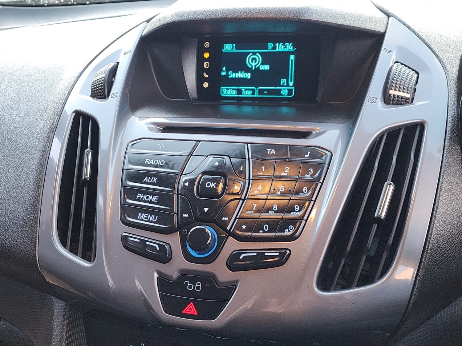 Used Ford Transit Connect 2018 for sale - 76863920: Photo 12