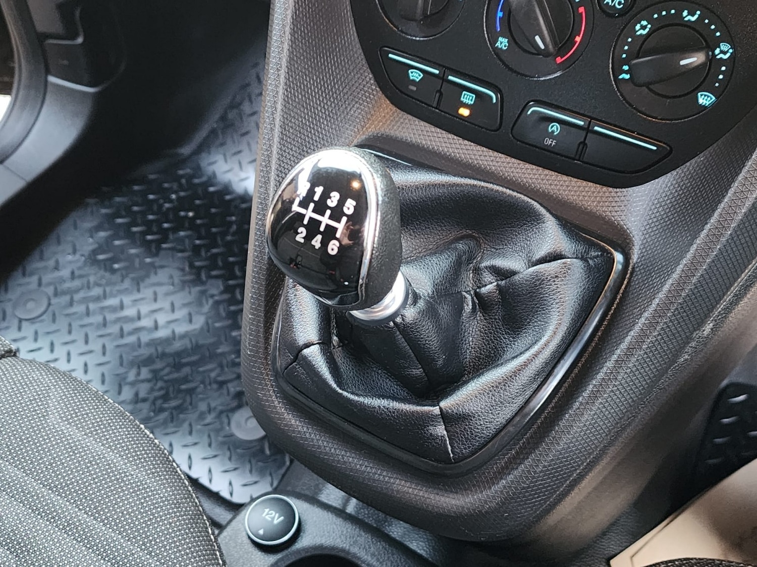 Used Ford Transit Connect 2018 for sale - 76863920: Photo 14