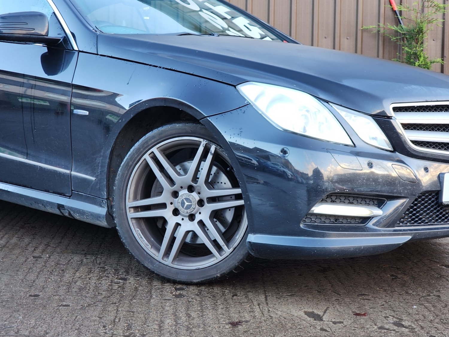 Used Mercedes-Benz E Class 2013 for sale - 76510990: Photo 2