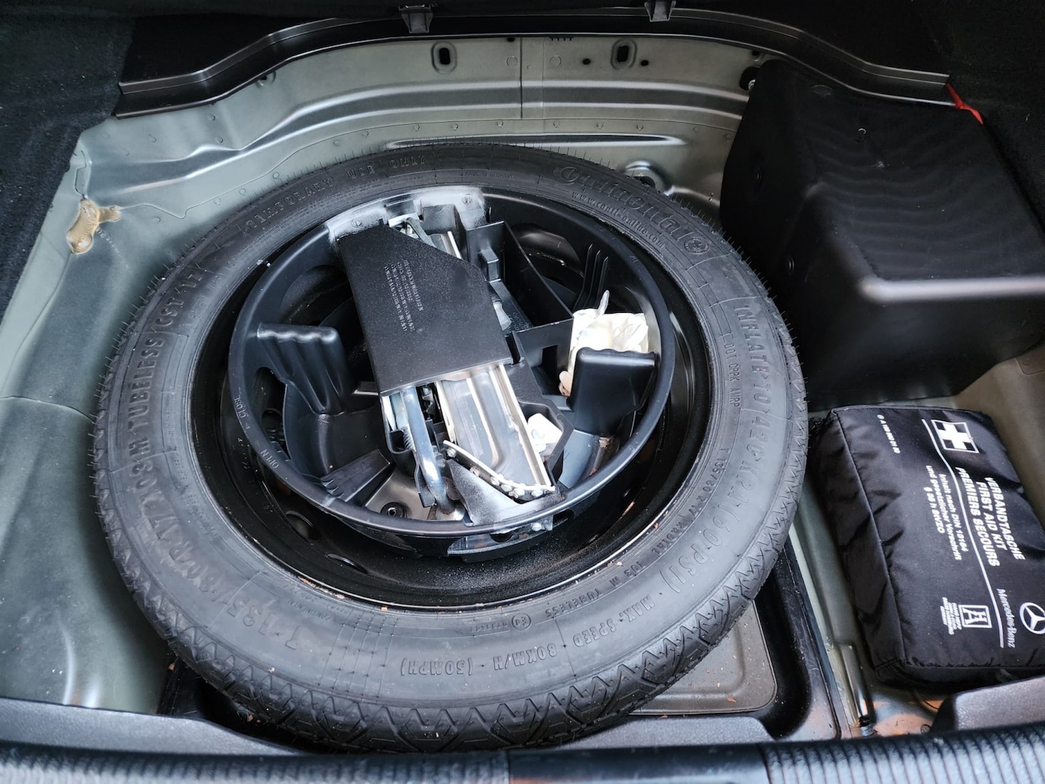 Used Mercedes-Benz E Class 2013 for sale - 76510990: Photo 24