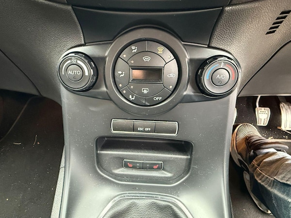 Used Ford Fiesta 2017 for sale - 76225342: Photo 13
