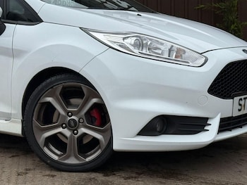 Used Ford Fiesta 2017 for sale - 76225342: Photo 2