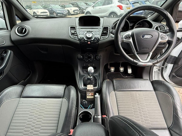 Used Ford Fiesta 2017 for sale - 76225342: Photo 6