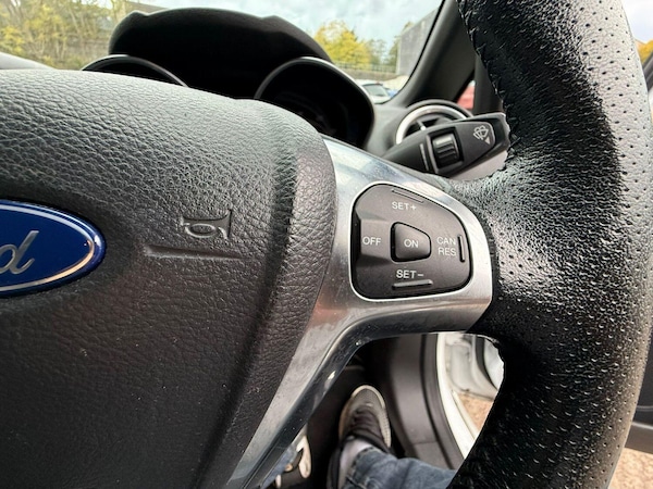 Used Ford Fiesta 2017 for sale - 76225342: Photo 9