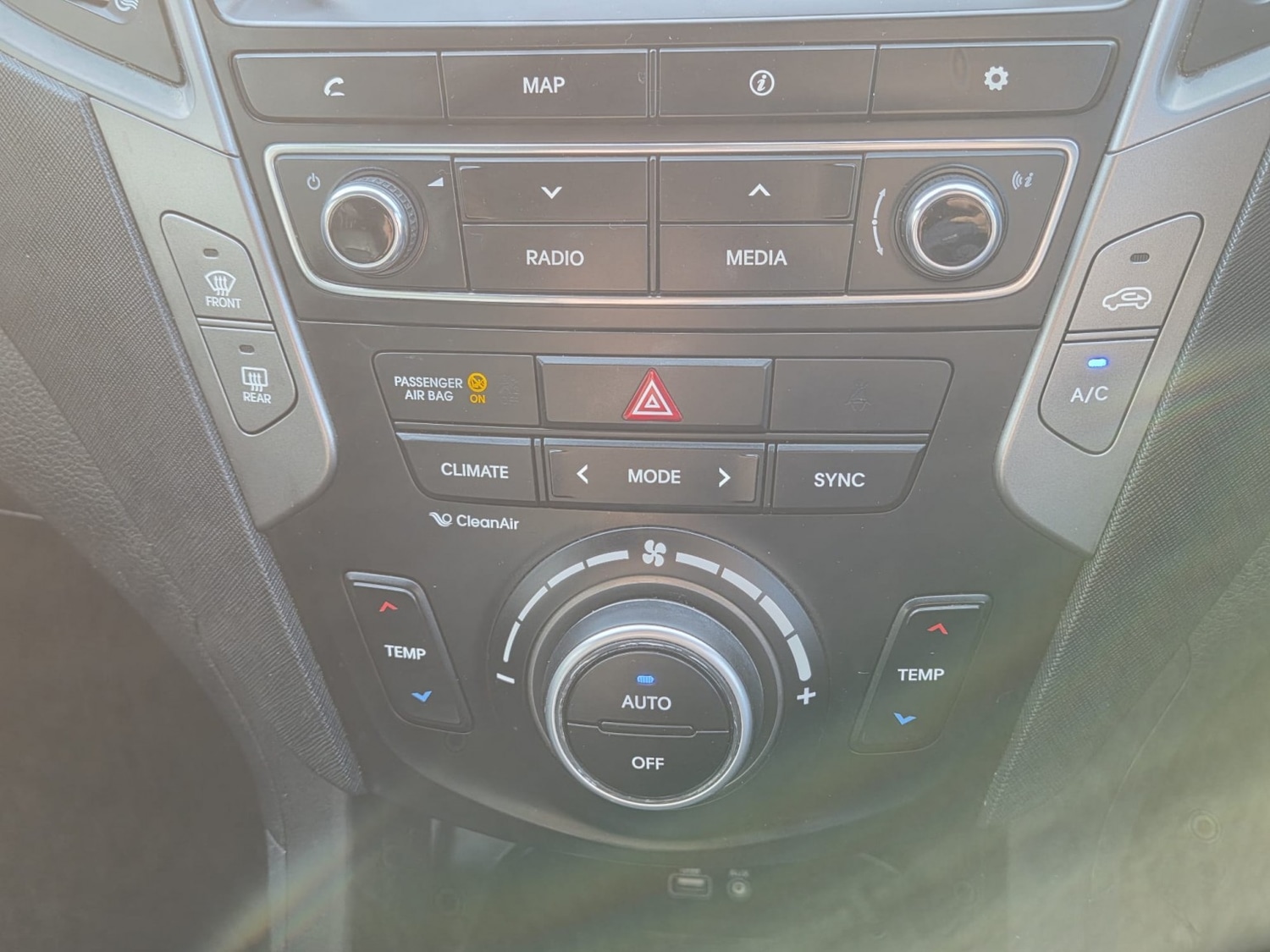 Used Hyundai Santa Fe 2017 for sale - 77656271: Photo 12