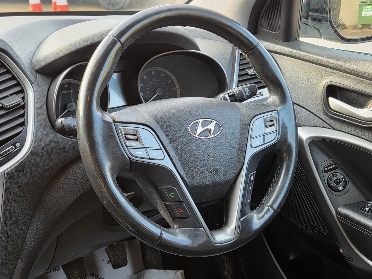 Used Hyundai Santa Fe 2017 for sale - 77656271: Photo 8