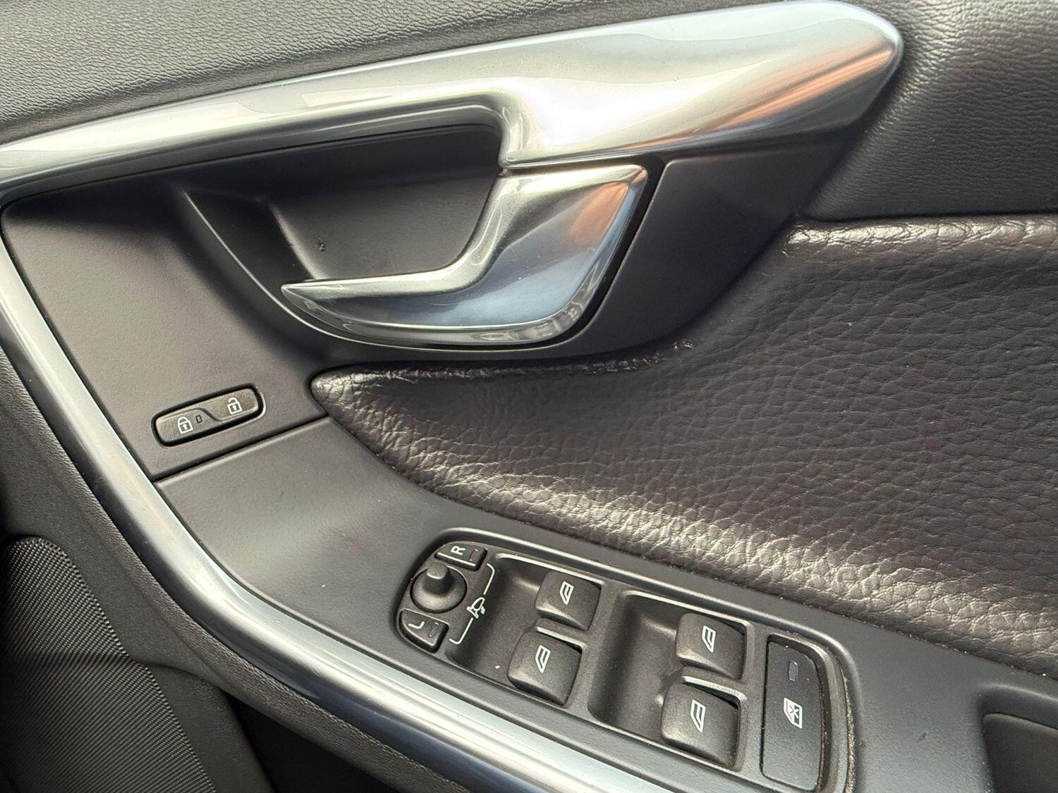 Used Volvo V60 2010 for sale - 76114020: Photo 16