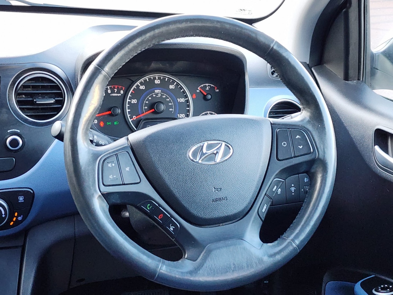 Used Hyundai i10 2016 for sale - 76957884: Photo 9