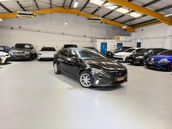 Used Volvo V40 2014 for sale - 78809522: Photo