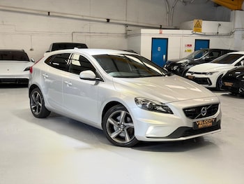 Used Volvo V40 2015 for sale - 78809215: Photo