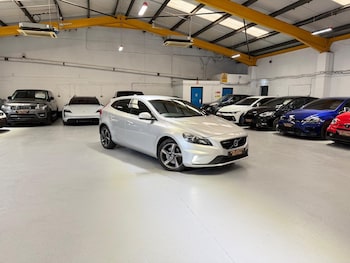 Used Volvo V40 2015 for sale - 78809215: Photo