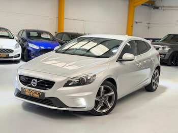 Used Volvo V40 2015 for sale - 78809215: Photo
