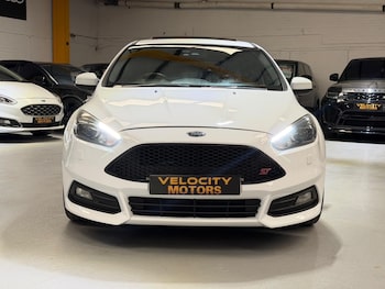 Used Ford Focus 2015 for sale - 79062365: Photo