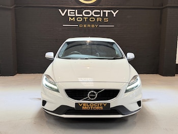 Used Volvo V40 2017 for sale - 79411977: Photo