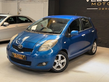 Used Toyota Yaris 2010 for sale - 79622374: Photo