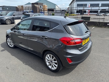 Used Ford Fiesta 2017 for sale - 79232210: Photo