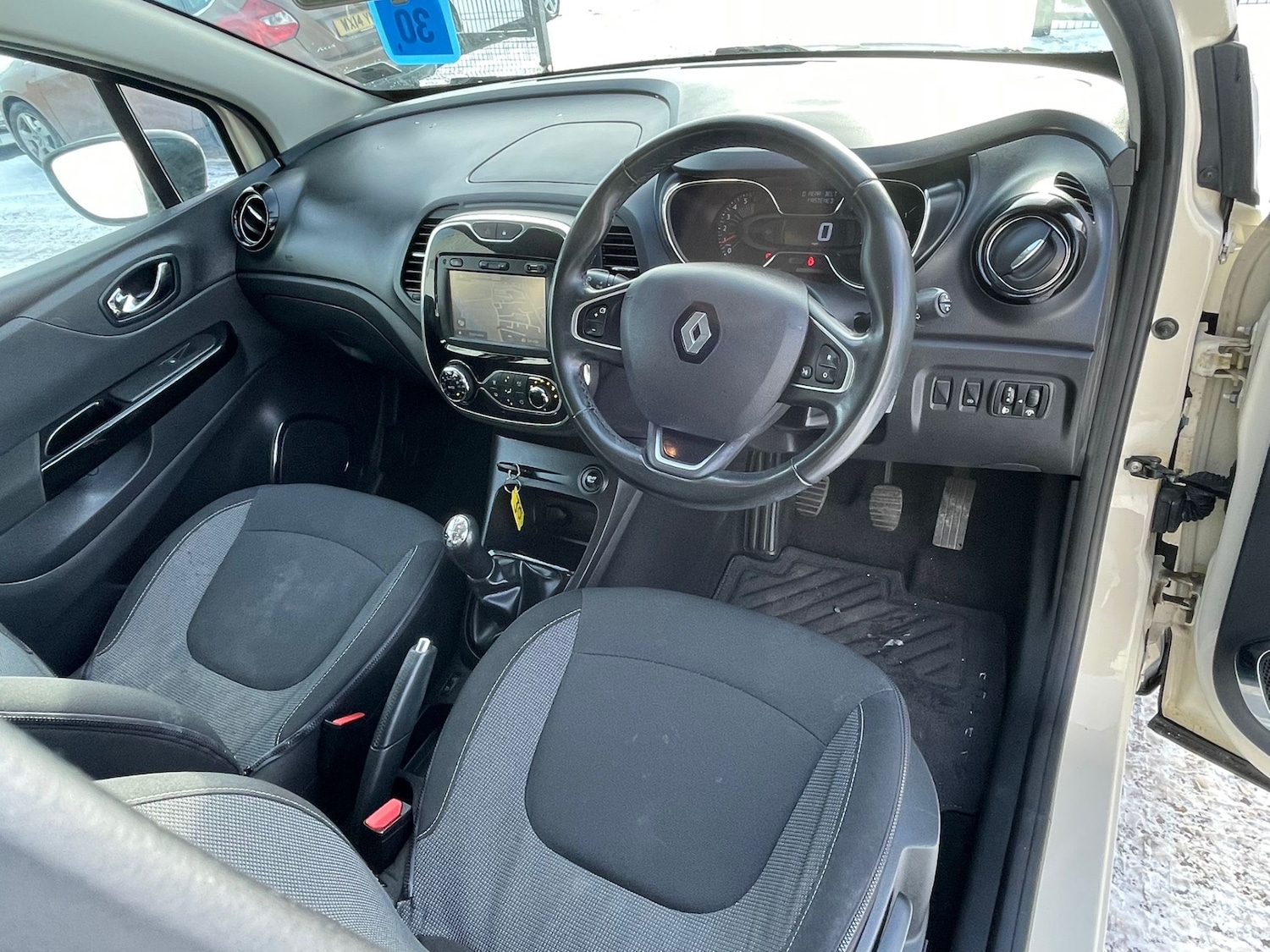 Used Renault Captur 2017 for sale - 77129275: Photo 18