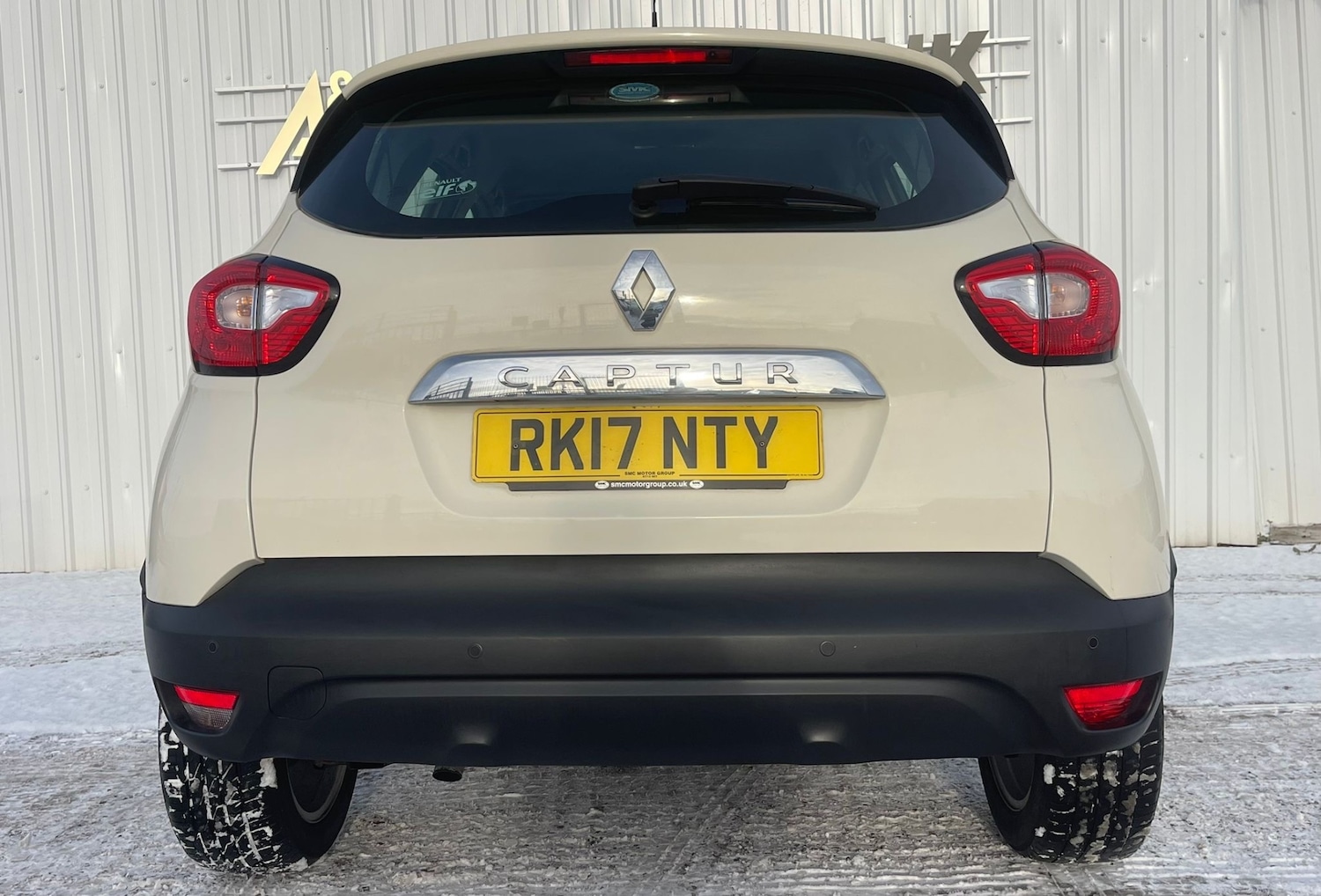 Used Renault Captur 2017 for sale - 77129275: Photo 2