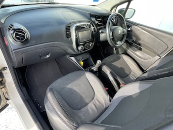 Used Renault Captur 2017 for sale - 77129275: Photo