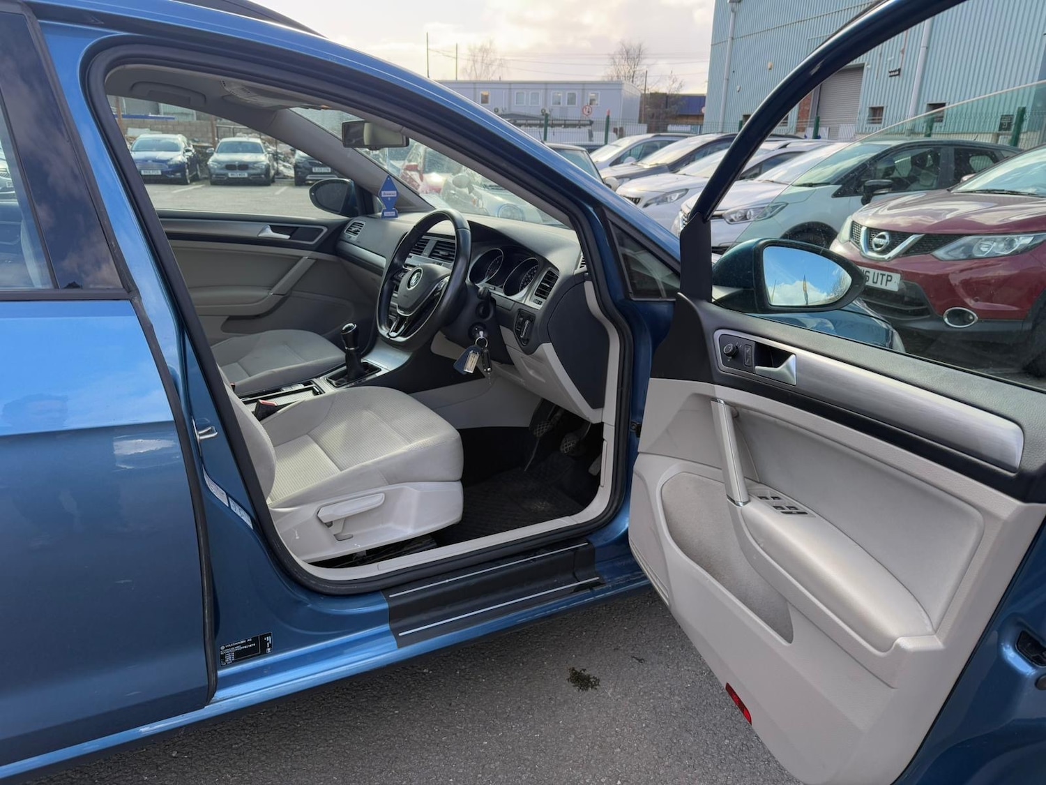 Used Volkswagen Golf 2015 for sale - 77888253: Photo 5