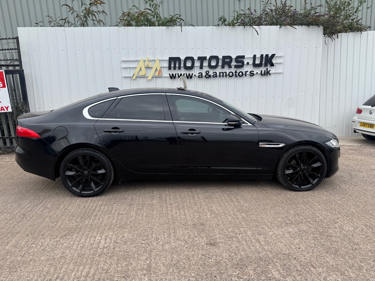 Used Jaguar XF 2017 for sale - 76442514: Photo 3