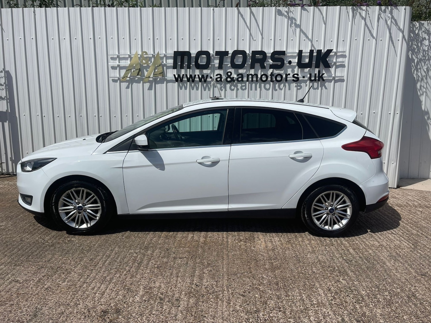Used Ford Focus 2017 for sale - 76951526: Photo 2