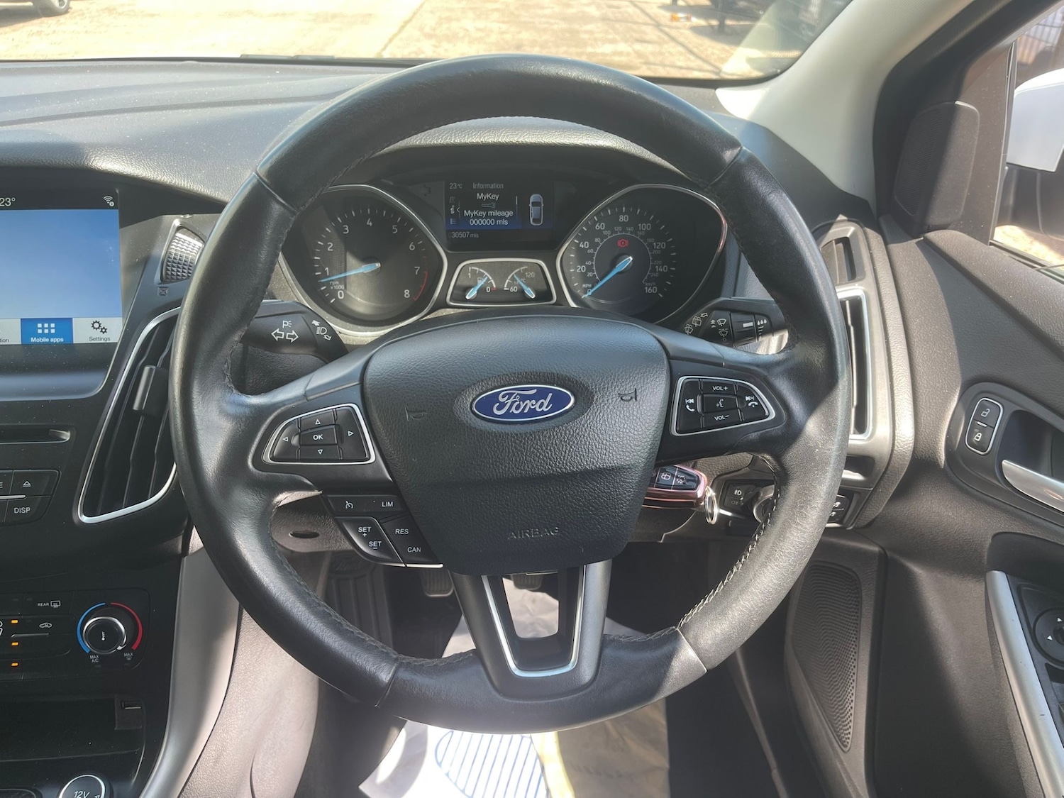 Used Ford Focus 2017 for sale - 76951526: Photo 8