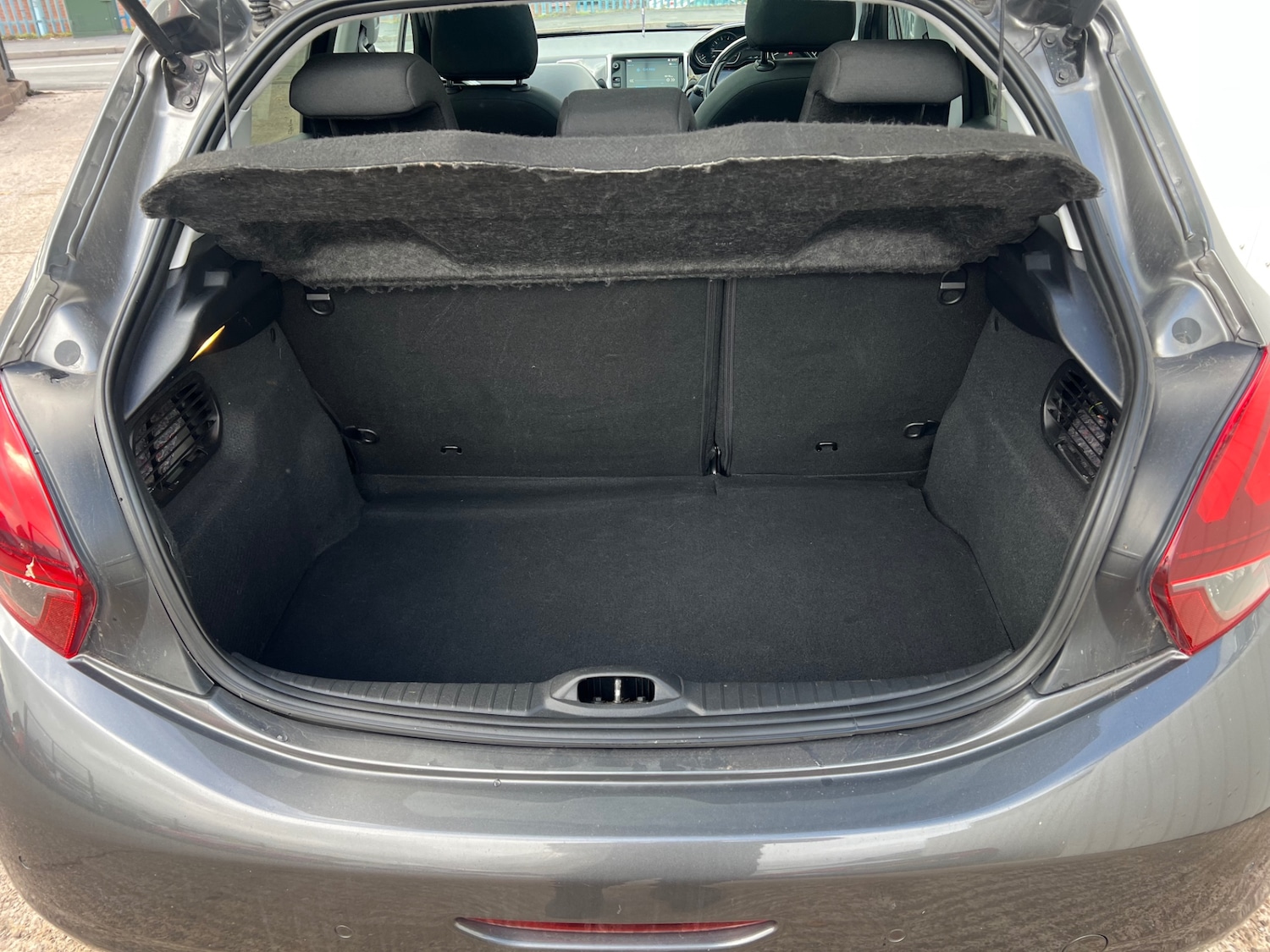 Used Peugeot 208 2018 for sale - 76442608: Photo 16