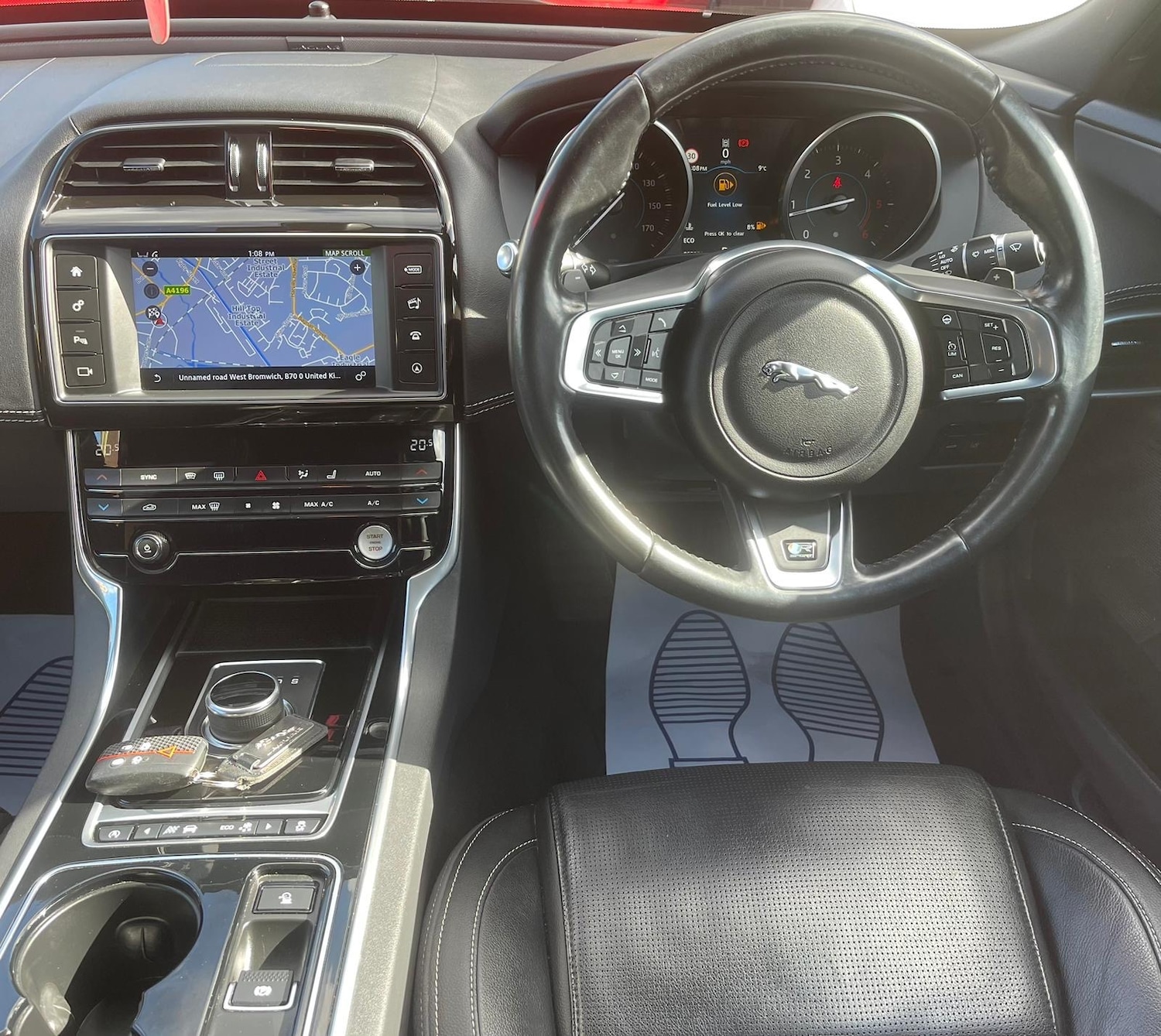 Used Jaguar XE 2017 for sale - 77947266: Photo 13