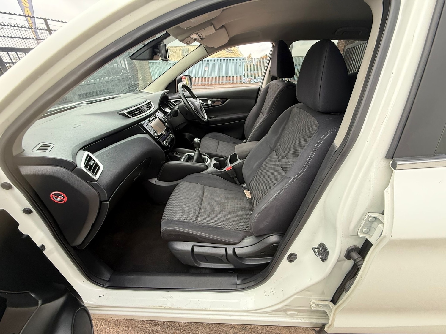 Used Nissan Qashqai 2015 for sale - 77888495: Photo 11