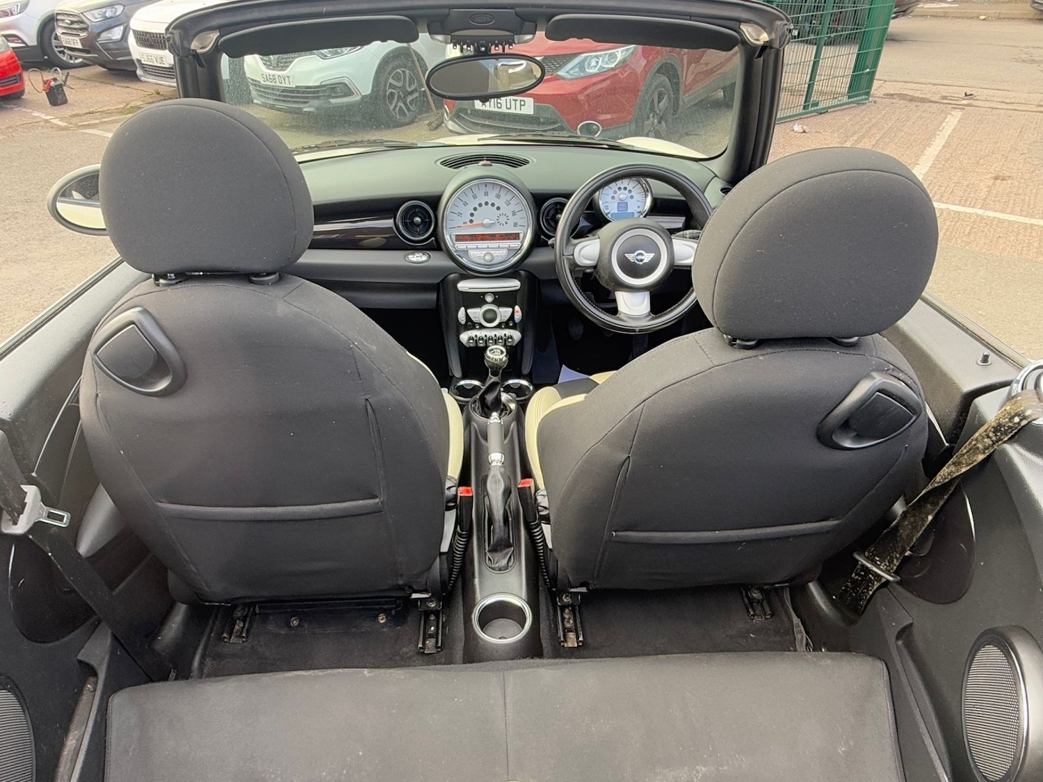 Used MINI Convertible 2009 for sale - 77888480: Photo 11