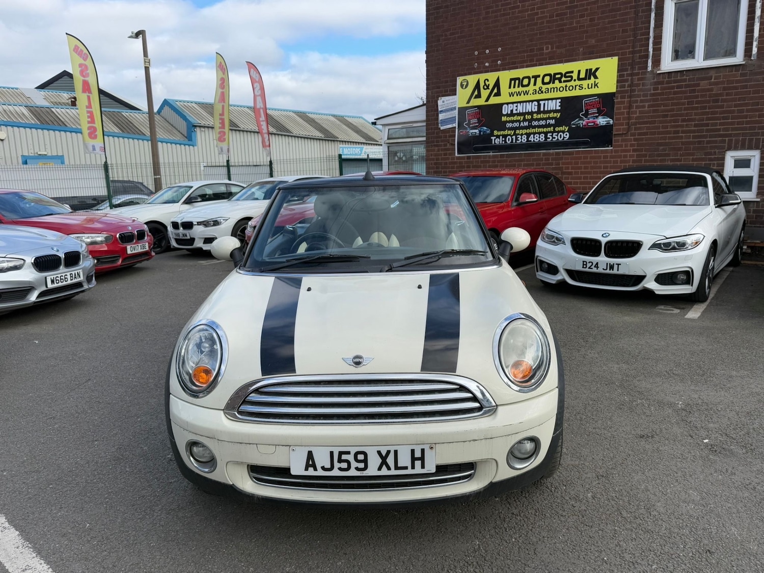 Used MINI Convertible 2009 for sale - 77888480: Photo 2