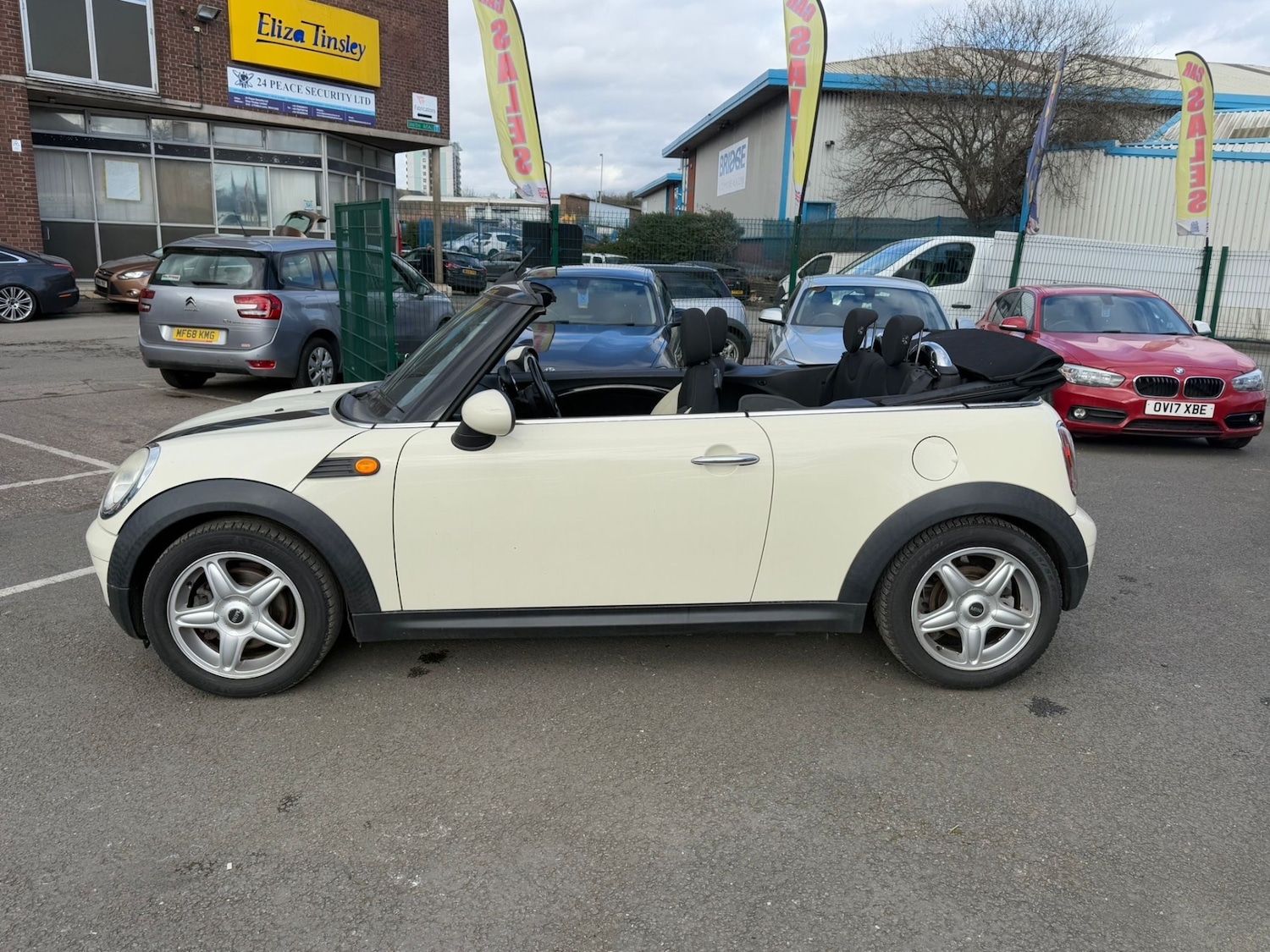 Used MINI Convertible 2009 for sale - 77888480: Photo 6
