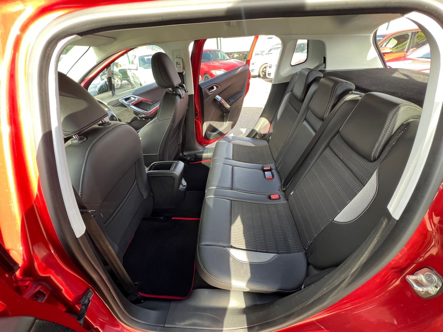 Used Peugeot 2008 2014 for sale - 77888351: Photo 13