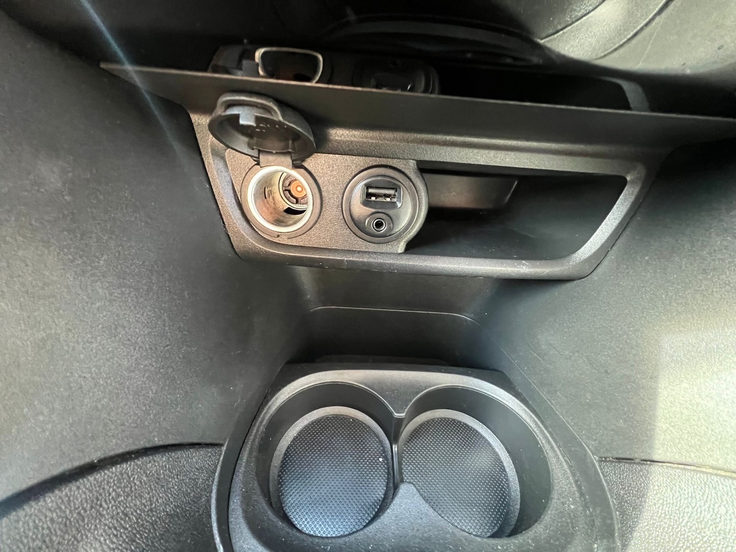 Used Peugeot 2008 2014 for sale - 77888351: Photo 26