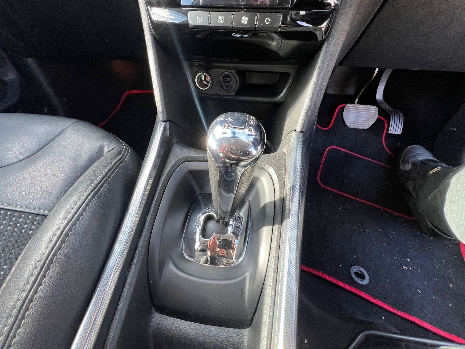 Used Peugeot 2008 2014 for sale - 77888351: Photo 9