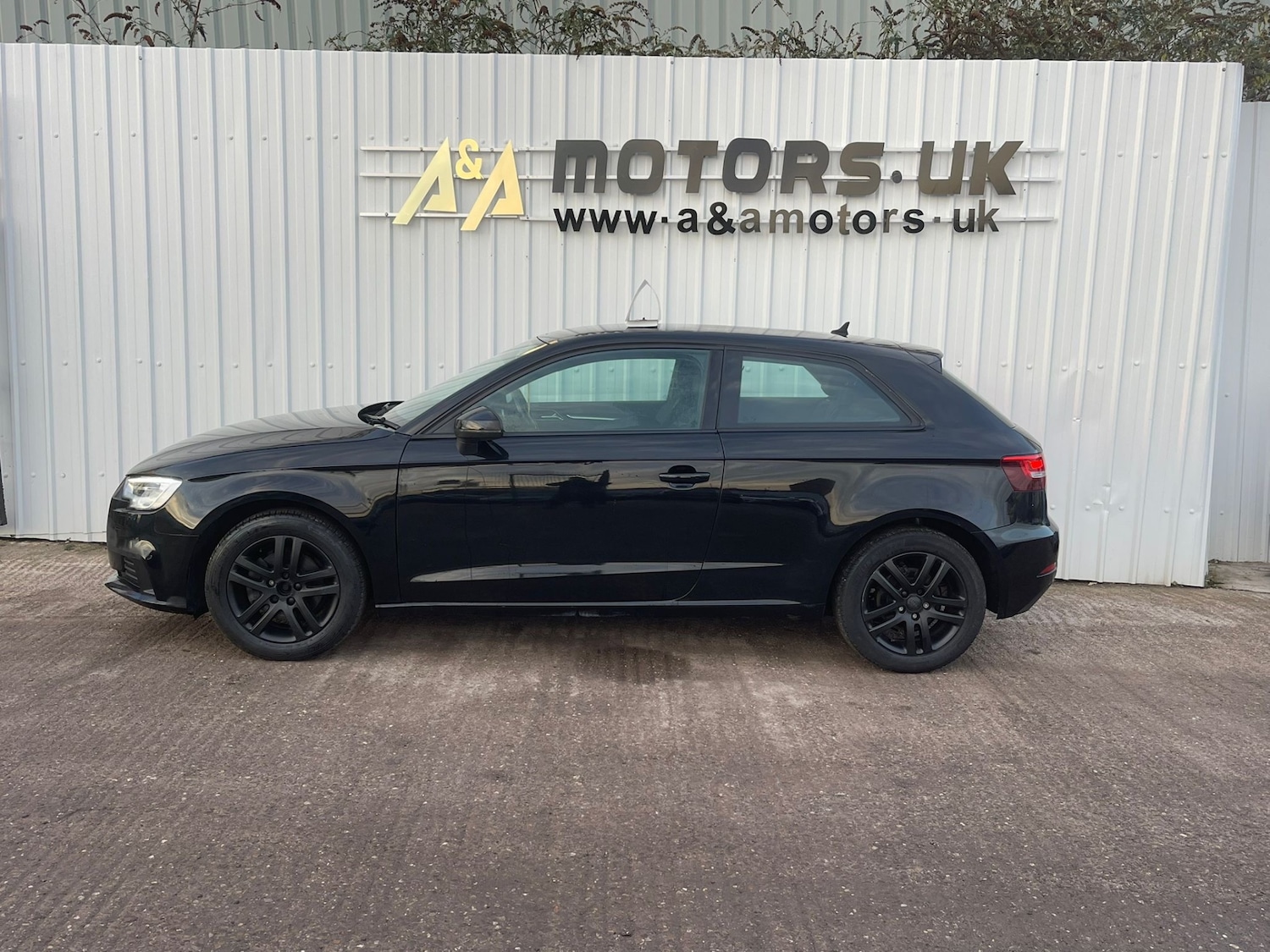 Used Audi A3 2017 for sale - 76951471: Photo 4
