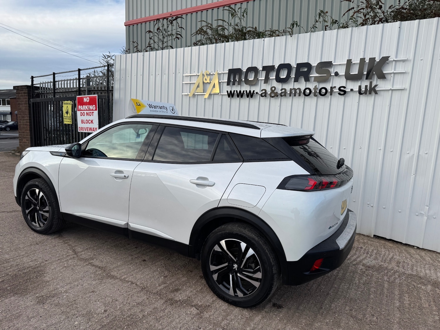 Used Peugeot 2008 2022 for sale - 76855457: Photo 7