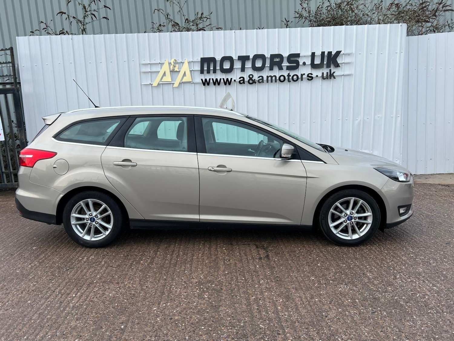 Used Ford Focus 2016 for sale - 77400379: Photo 2