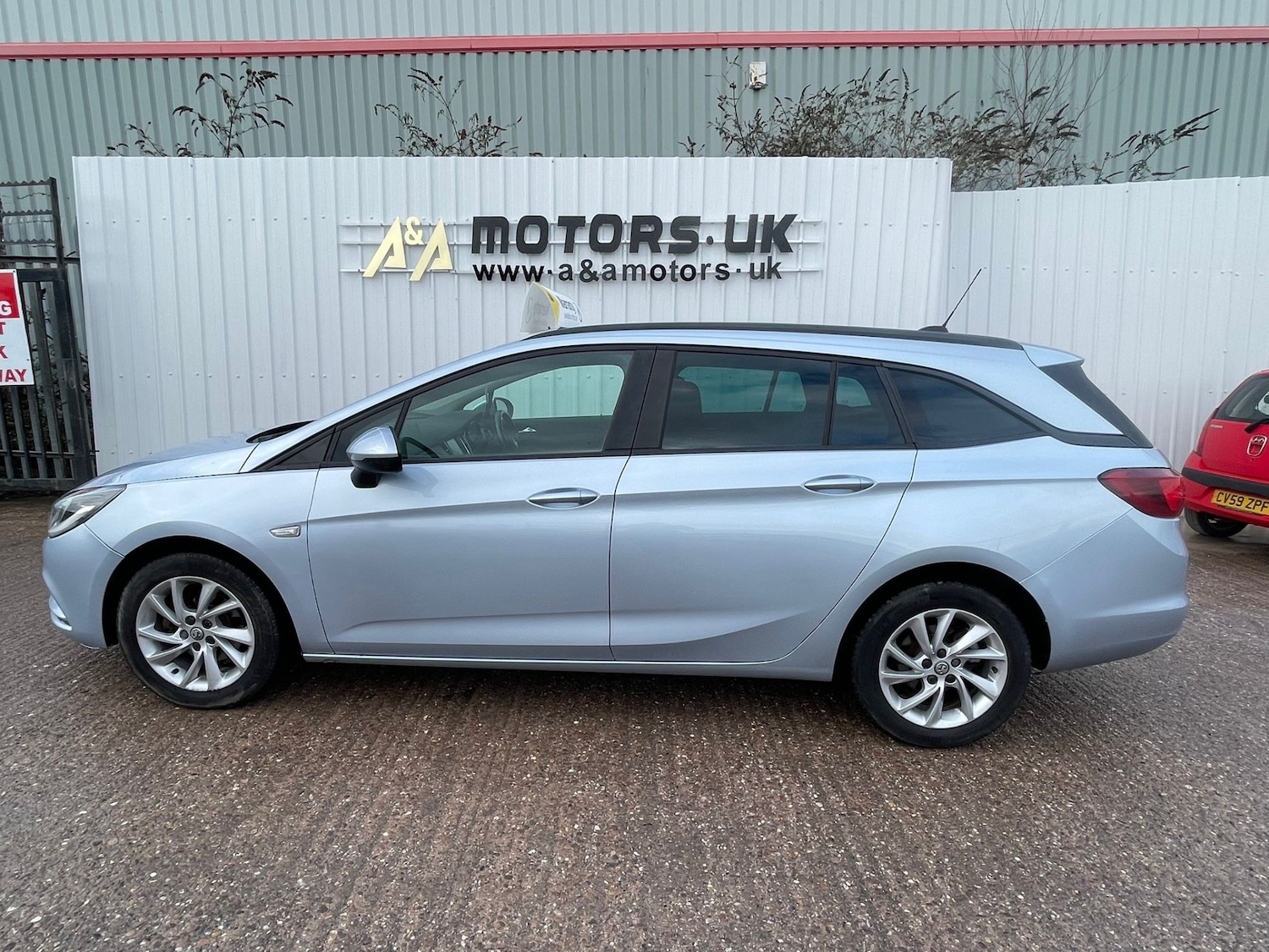Used Vauxhall Astra 2018 for sale - 77400217: Photo 2